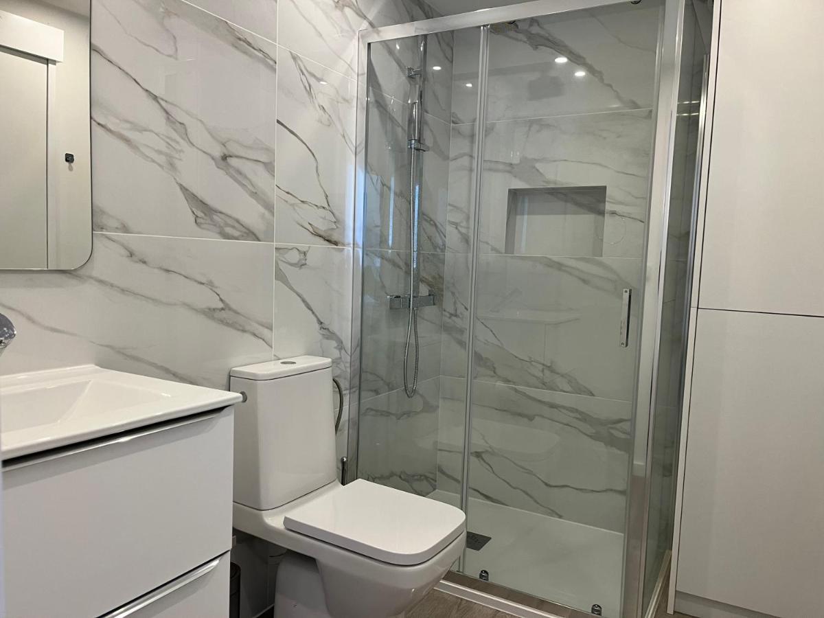 Axenic Retreat - Panoramic Ocean View, Sleeps 4, Ensuite Bathroom, New Redesign Сесимбра Экстерьер фото